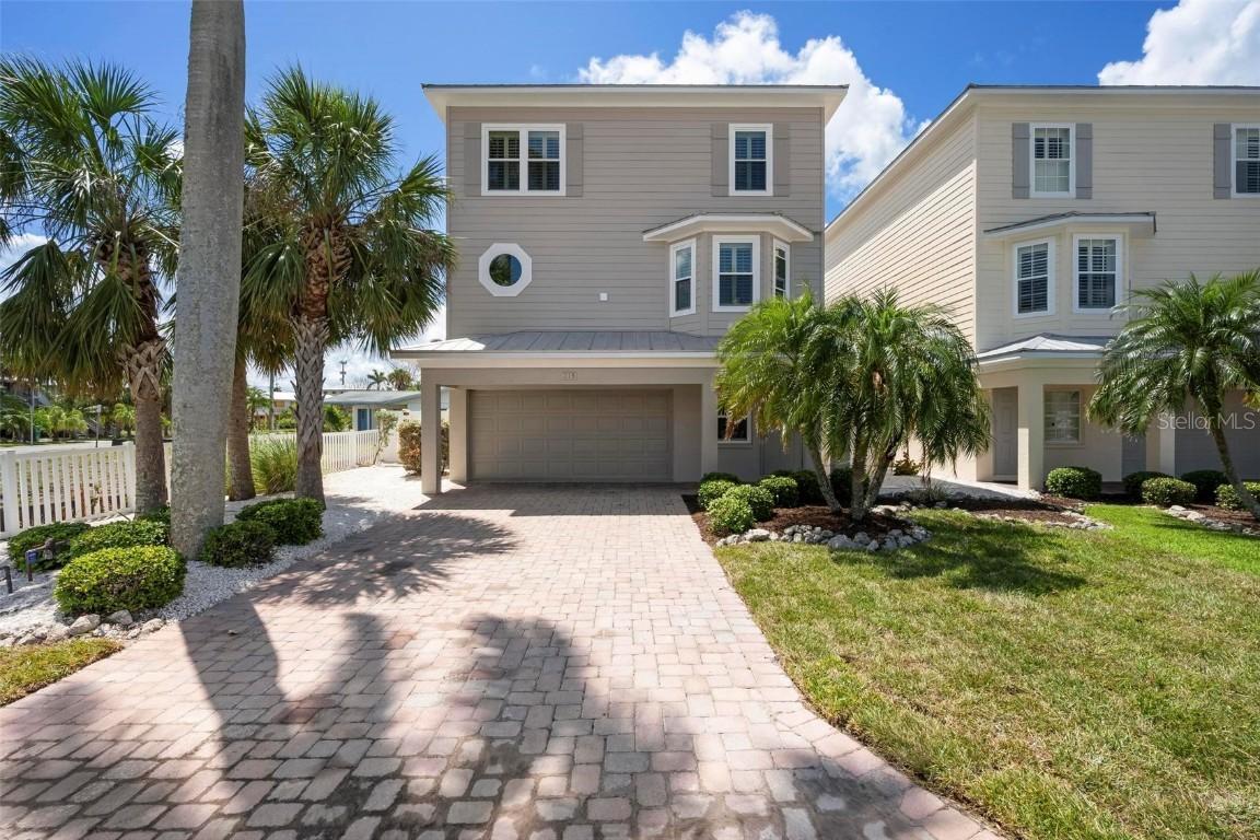 215 65th St., Holmes Beach, FL 34217