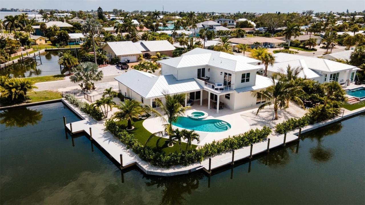 603 Emerald Ln., Holmes Beach, FL 34217