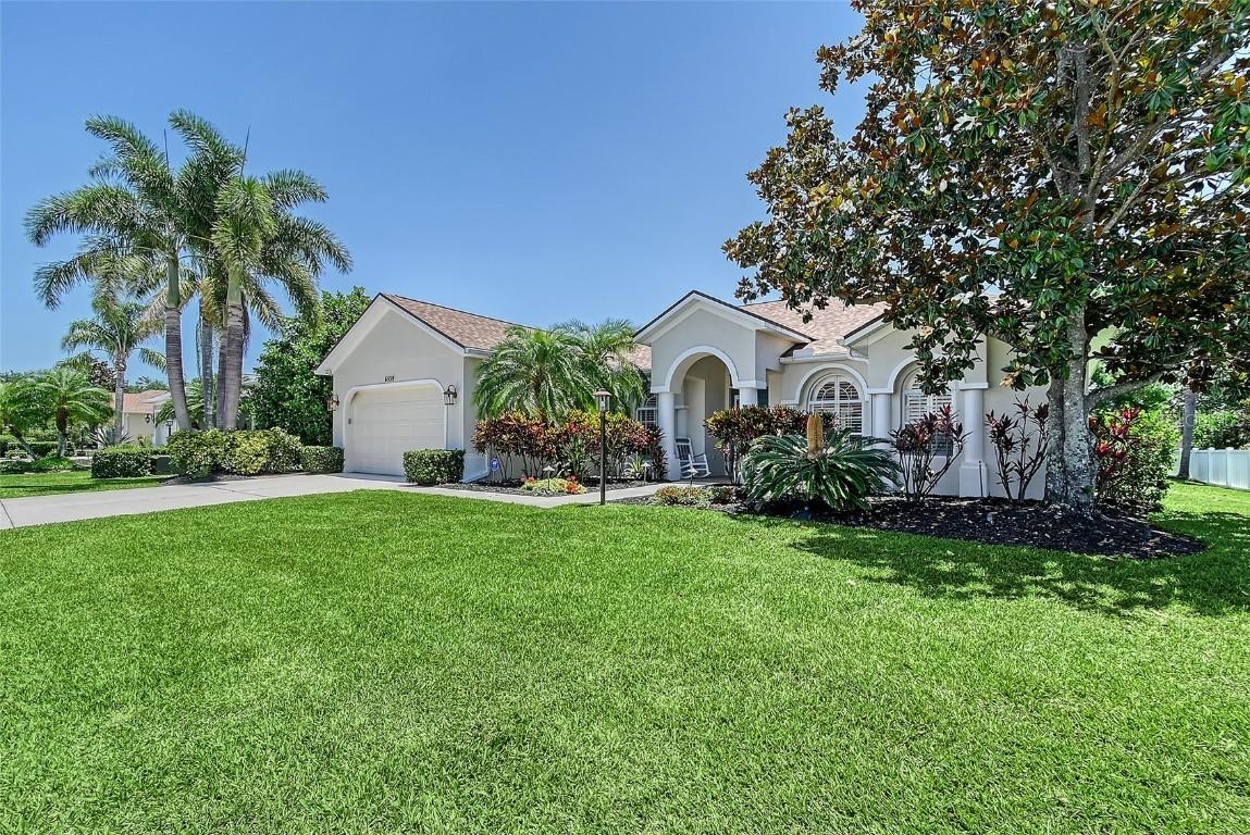 6539 Flycatcher Ln., Lakewood Ranch, FL 34202