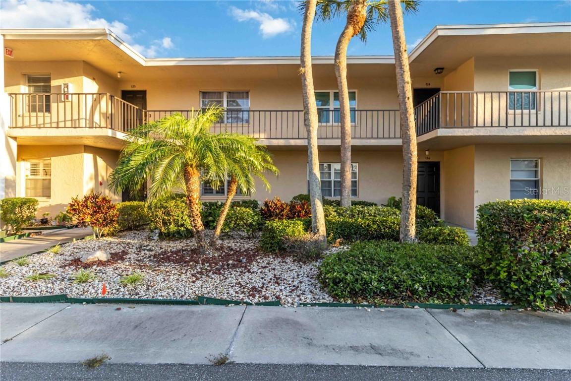 6999 W Country Club Dr. #224, Sarasota, FL 34243