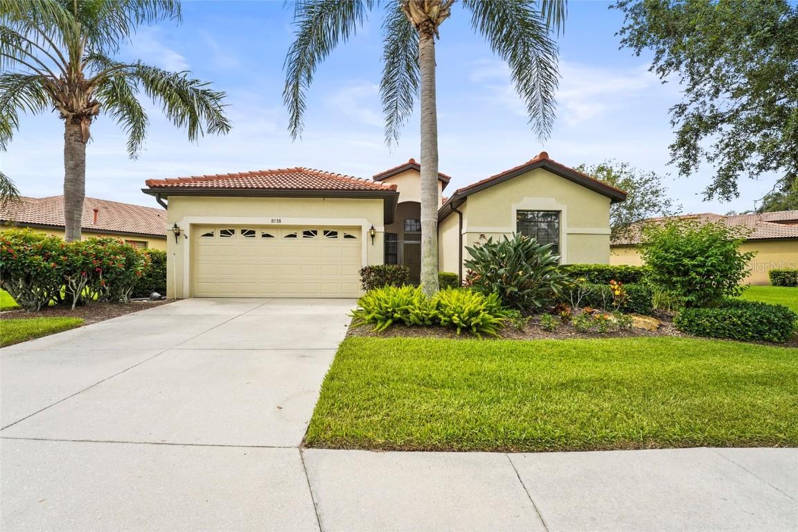8118 Stirling Falls Cir., Sarasota, FL 34243