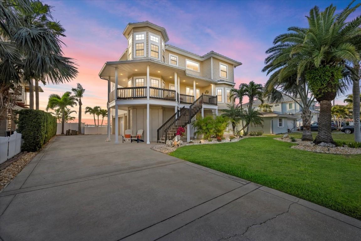 2438 Baywood Dr., Dunedin, FL 34698