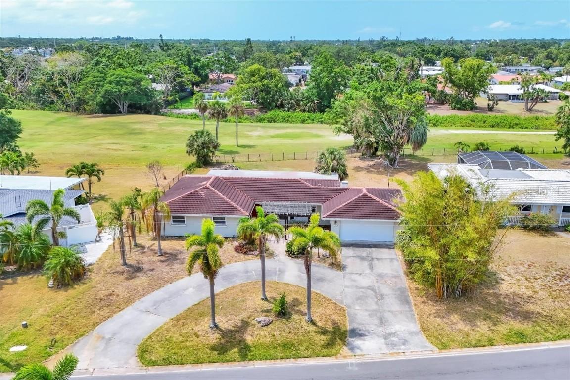 3432 Pine Valley Dr., Sarasota, FL 34239