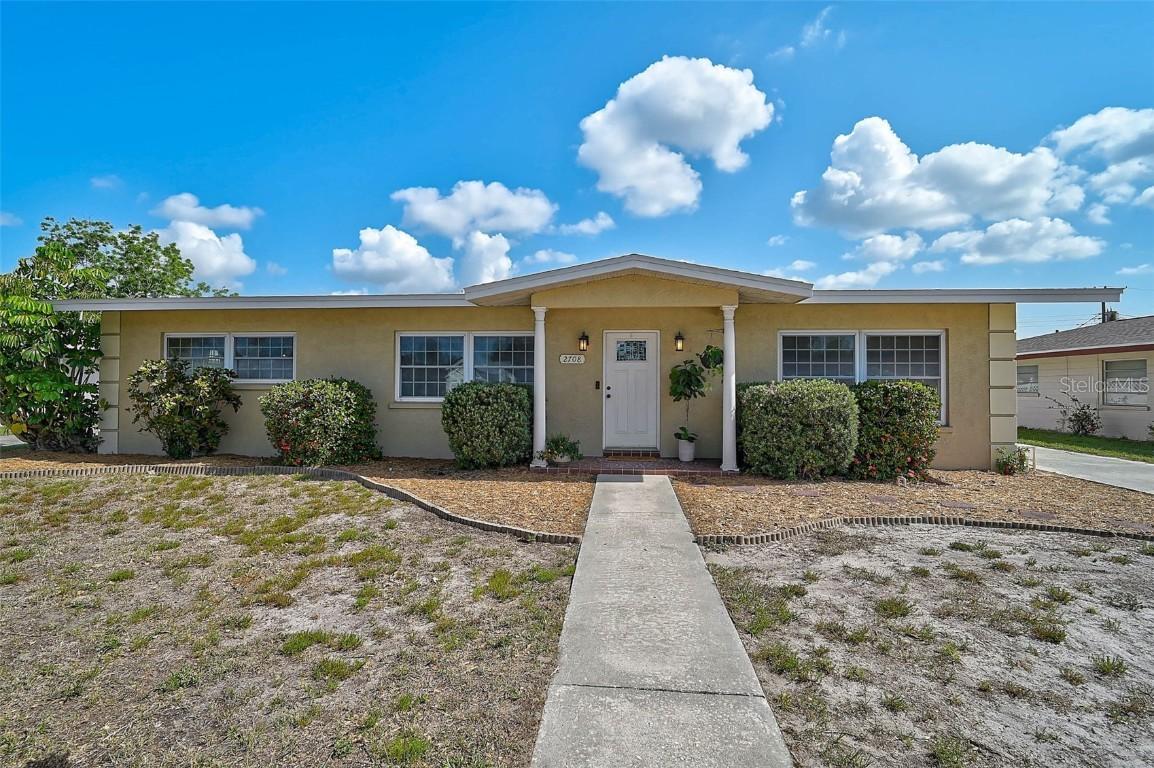 2708 27th Avenue Dr., Bradenton, FL 34205