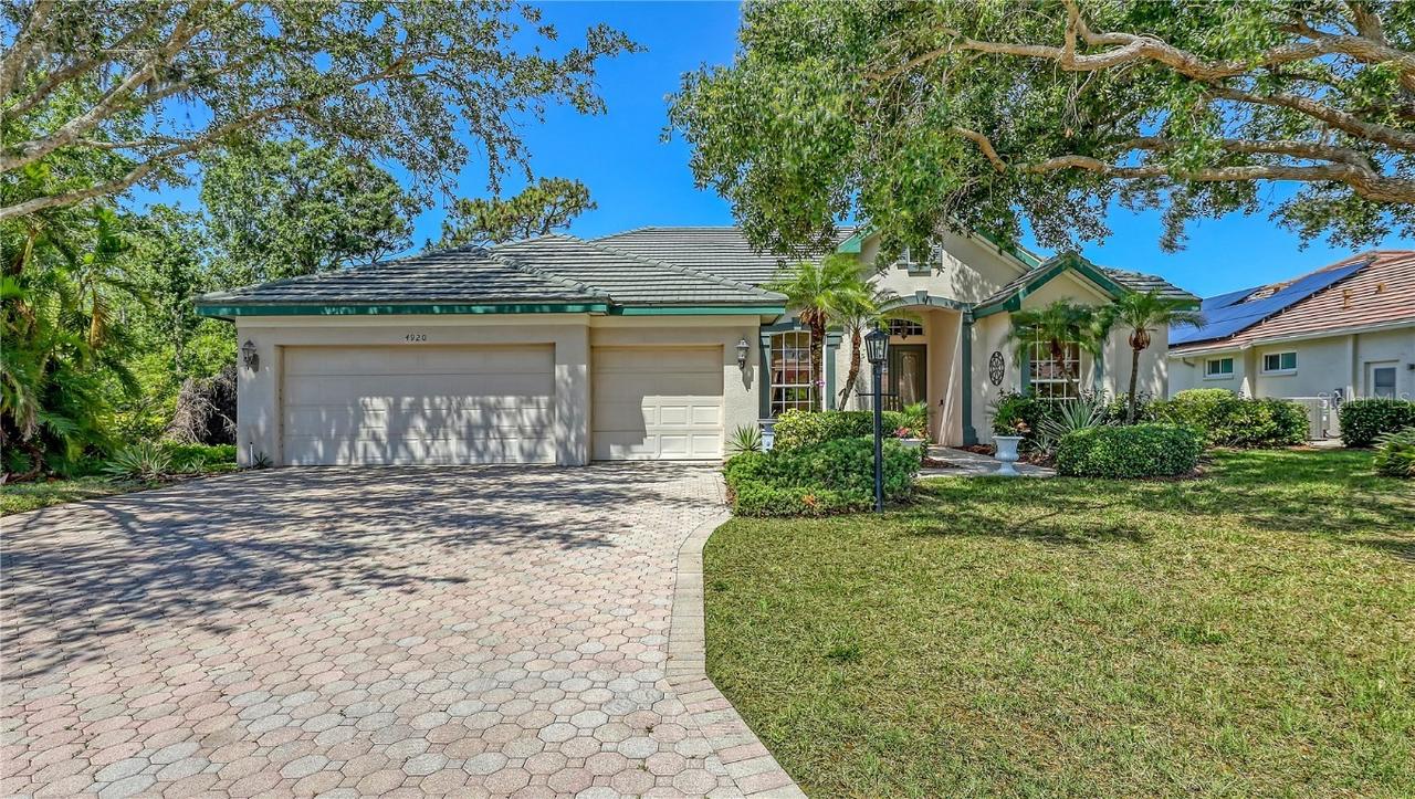 4920 Woodhurst Dr., Sarasota, FL 34243