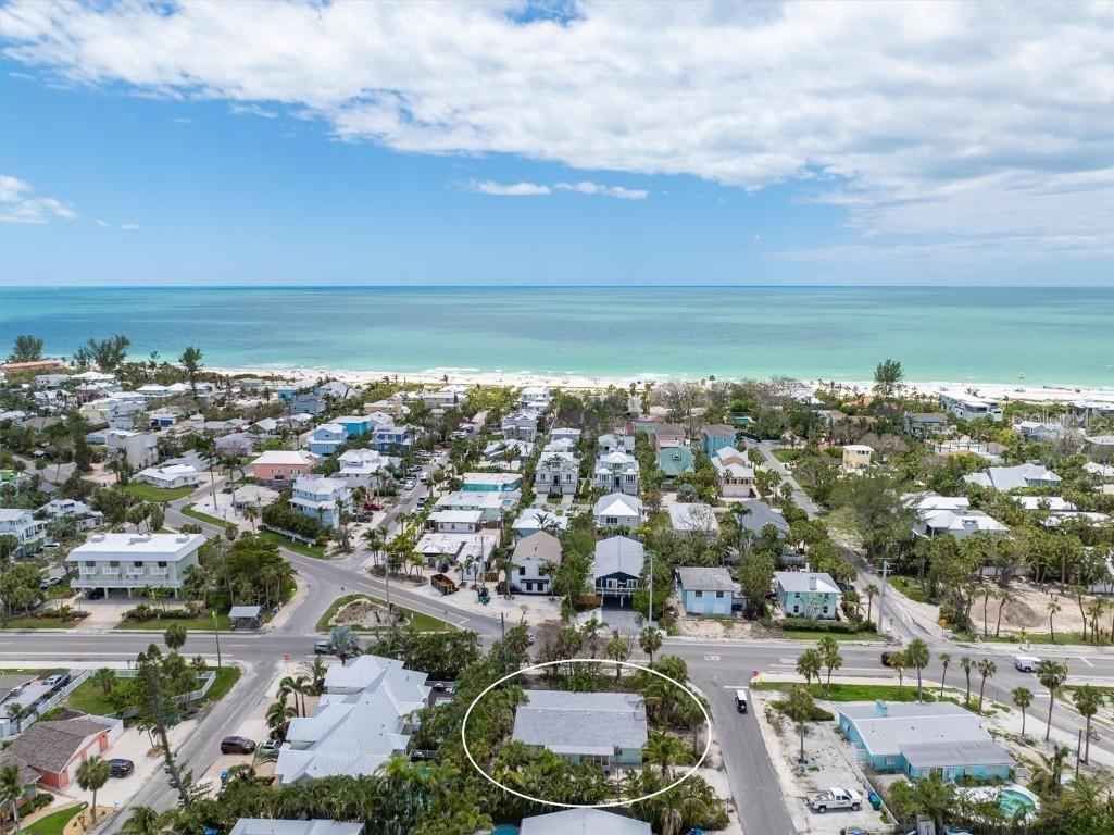 8105 Gulf Dr., Holmes Beach, FL 34217
