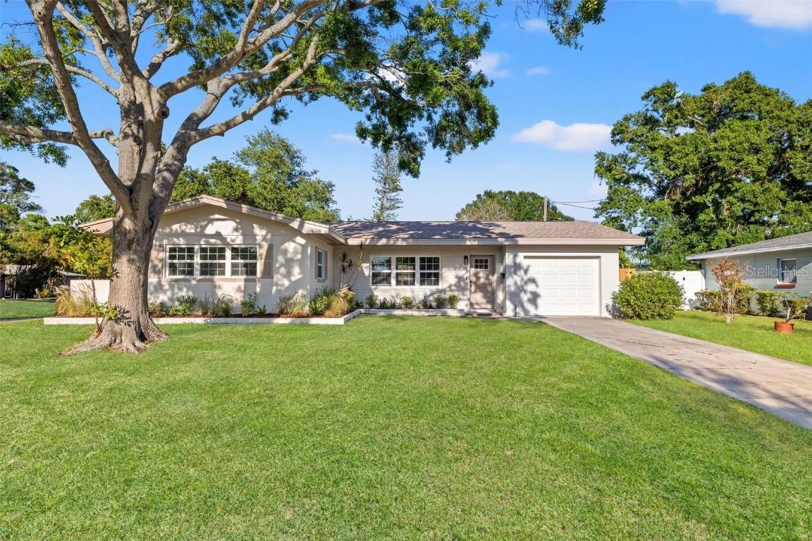 5900 6th Way, St Petersburg, FL 33705