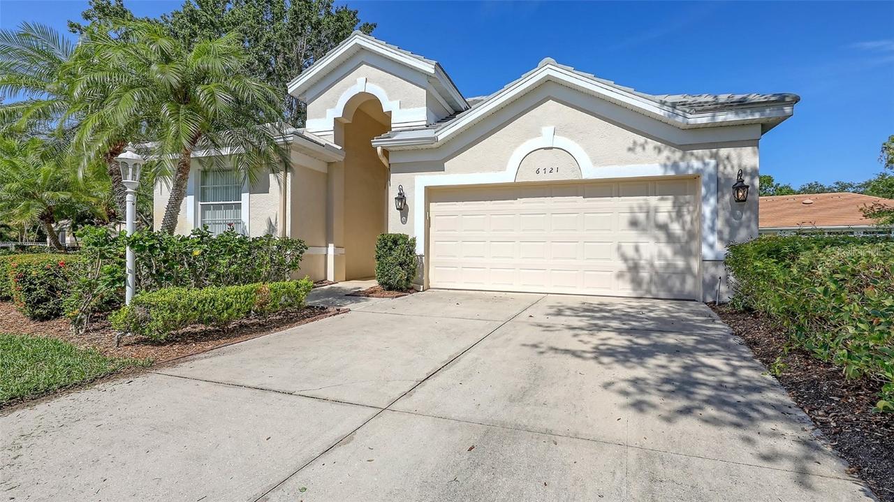 6721 Oak Manor Dr., Lakewood Ranch, FL 34202