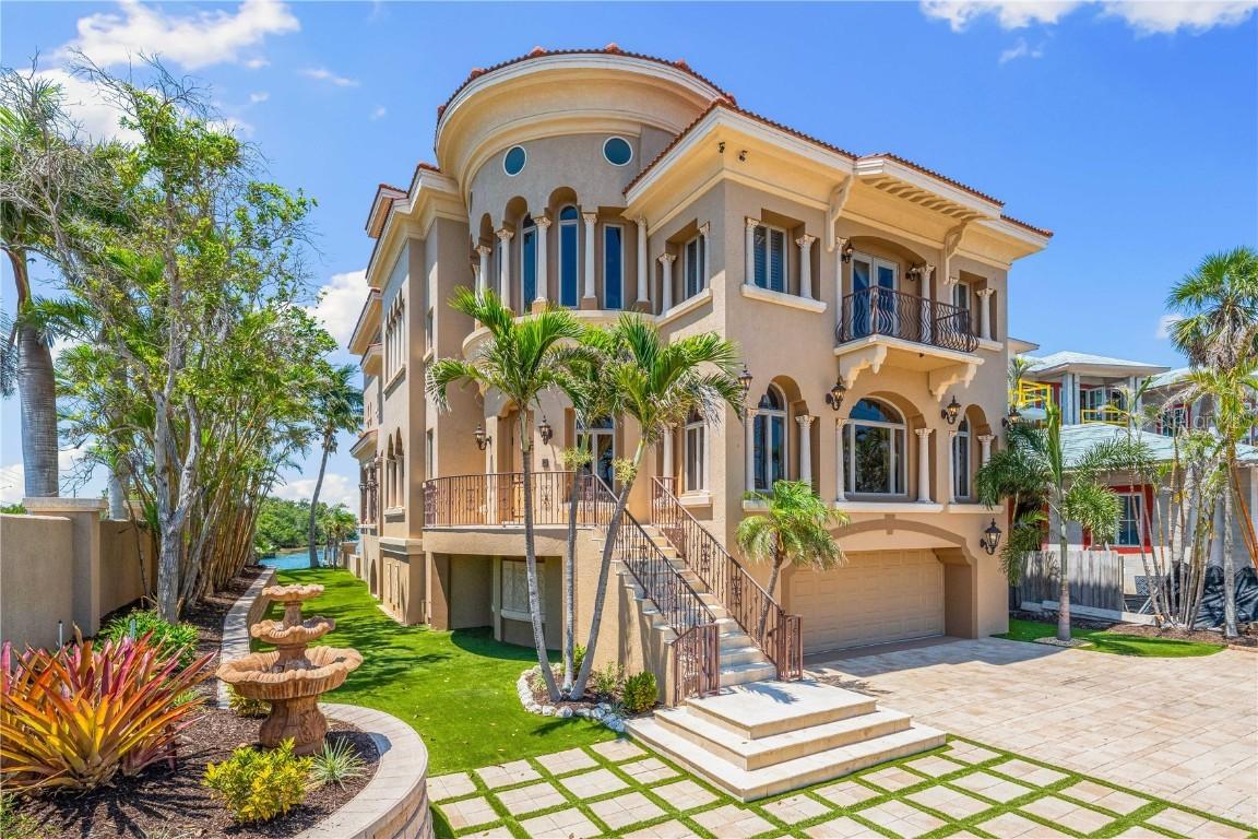 290 N Washington Dr., Sarasota, FL 34236