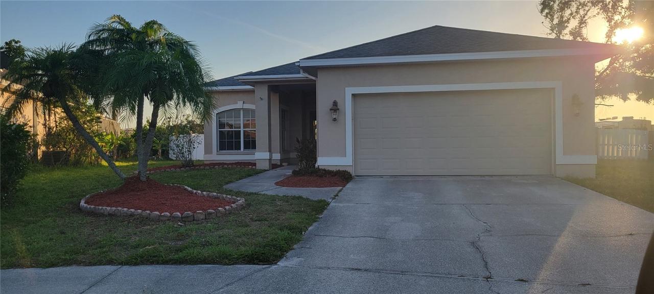7102 E 52nd Dr., Bradenton, FL 34203