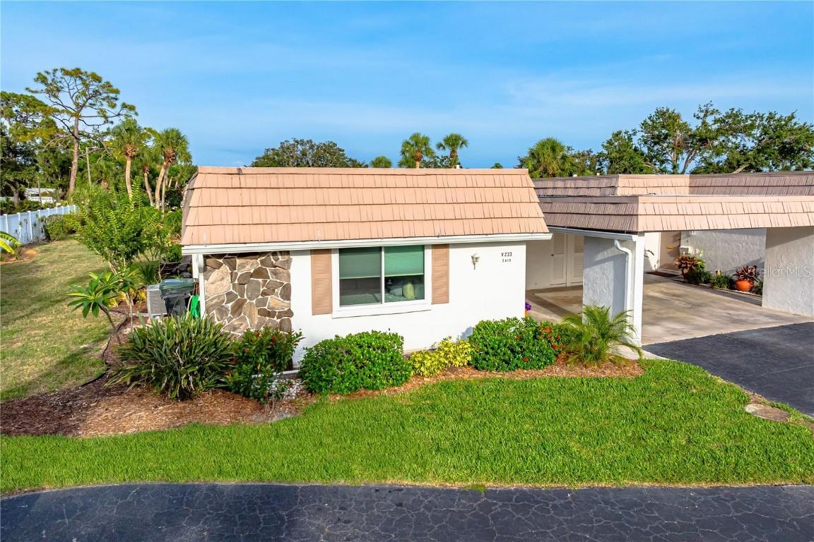 2419 Riverbluff Pkwy. #V233, Sarasota, FL 34231