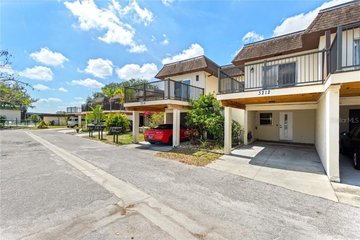 3212 Ramblewood Dr., Sarasota, FL 34237
