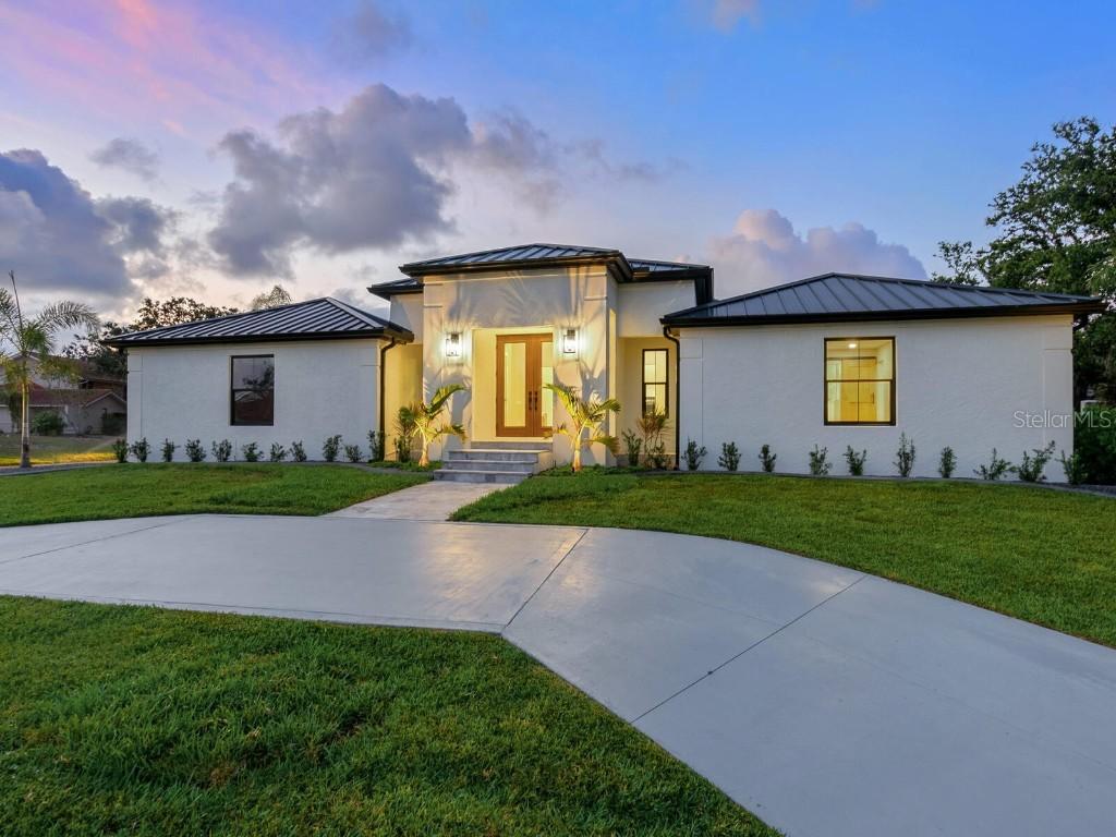 180 Lookout Point Dr., Osprey, FL 34229