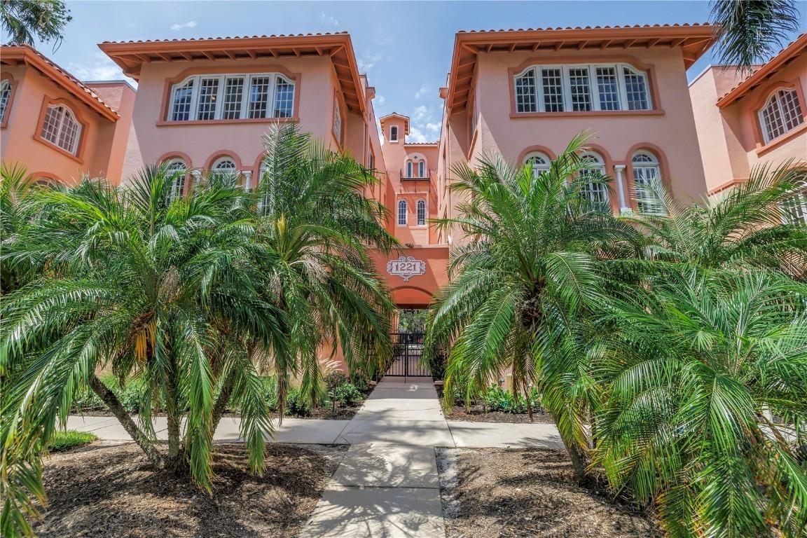 1221 N Palm Ave. #303, Sarasota, FL 34236