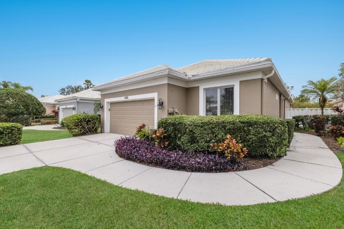 8706 52nd Dr., Bradenton, FL 34211