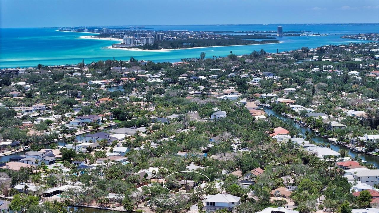 755 Edgemere Ln., Sarasota, FL 34242