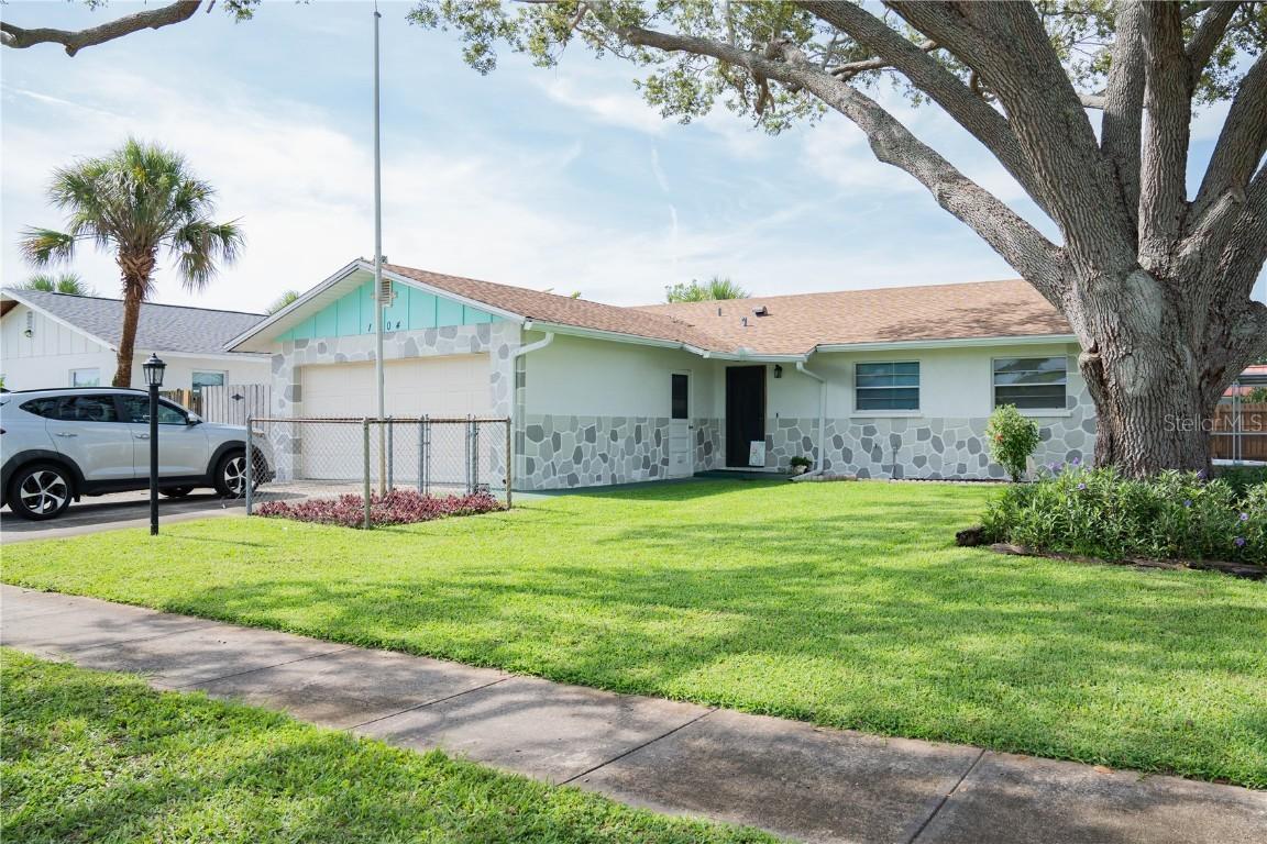 1004 65th Ave., Bradenton, FL 34207