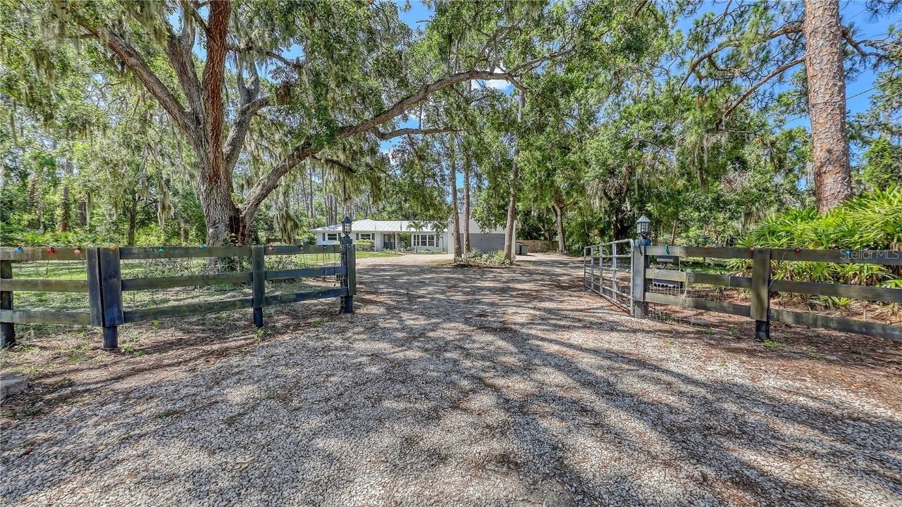 6990 Richardson Rd., Sarasota, FL 34240