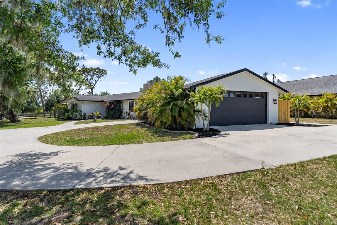 3810 Hidden River Rd., Sarasota, FL 34240