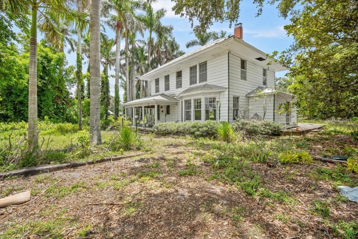 3601 Riverview Blvd., Bradenton, FL 34205