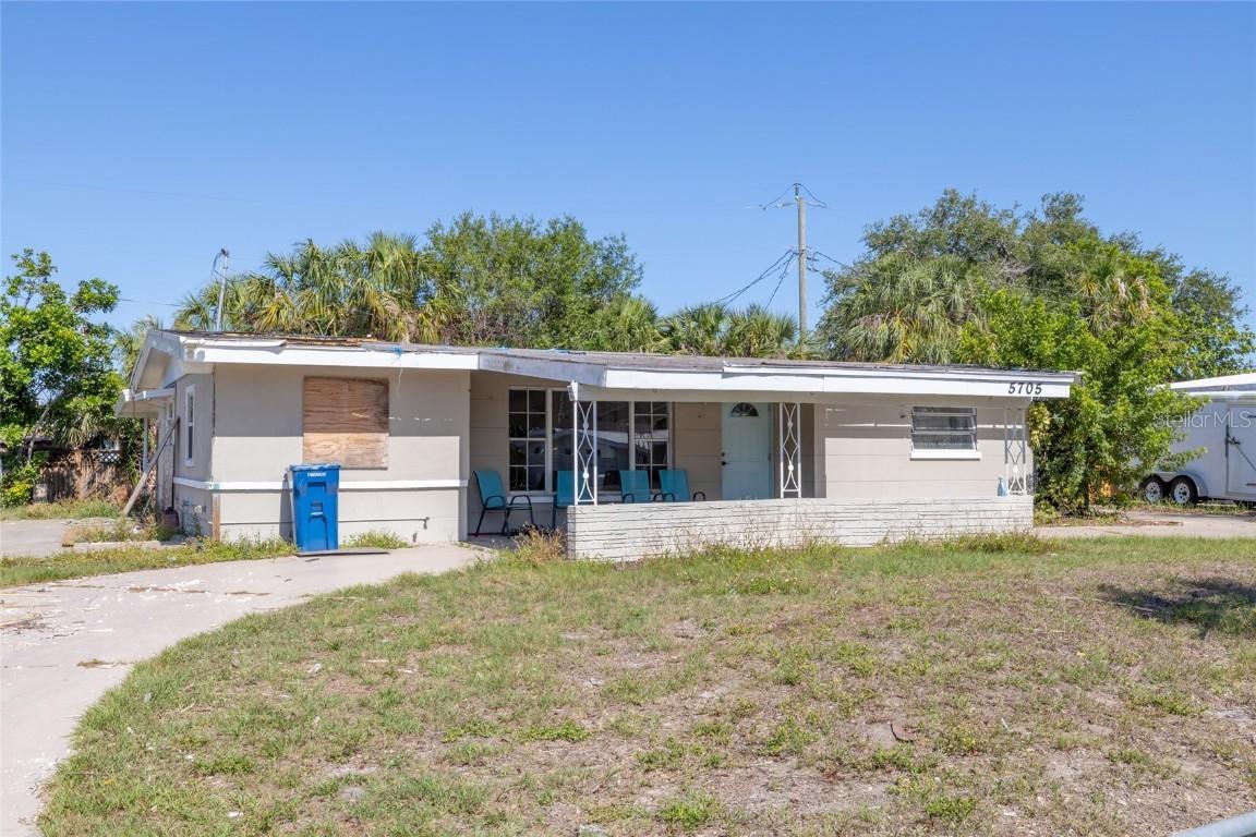 5705 23rd St., Bradenton, FL 34207