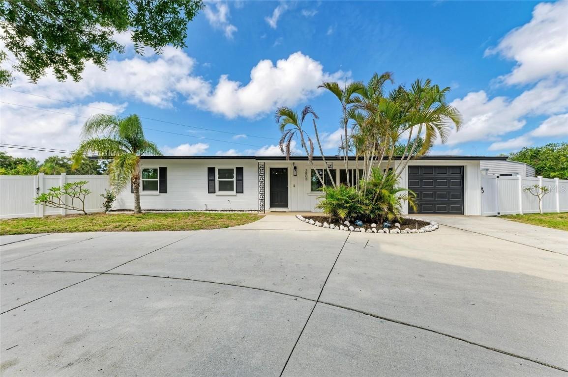 3808 Cape Vista Dr., Bradenton, FL 34209