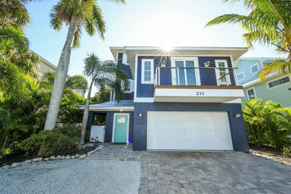 211 65th St., Holmes Beach, FL 34217