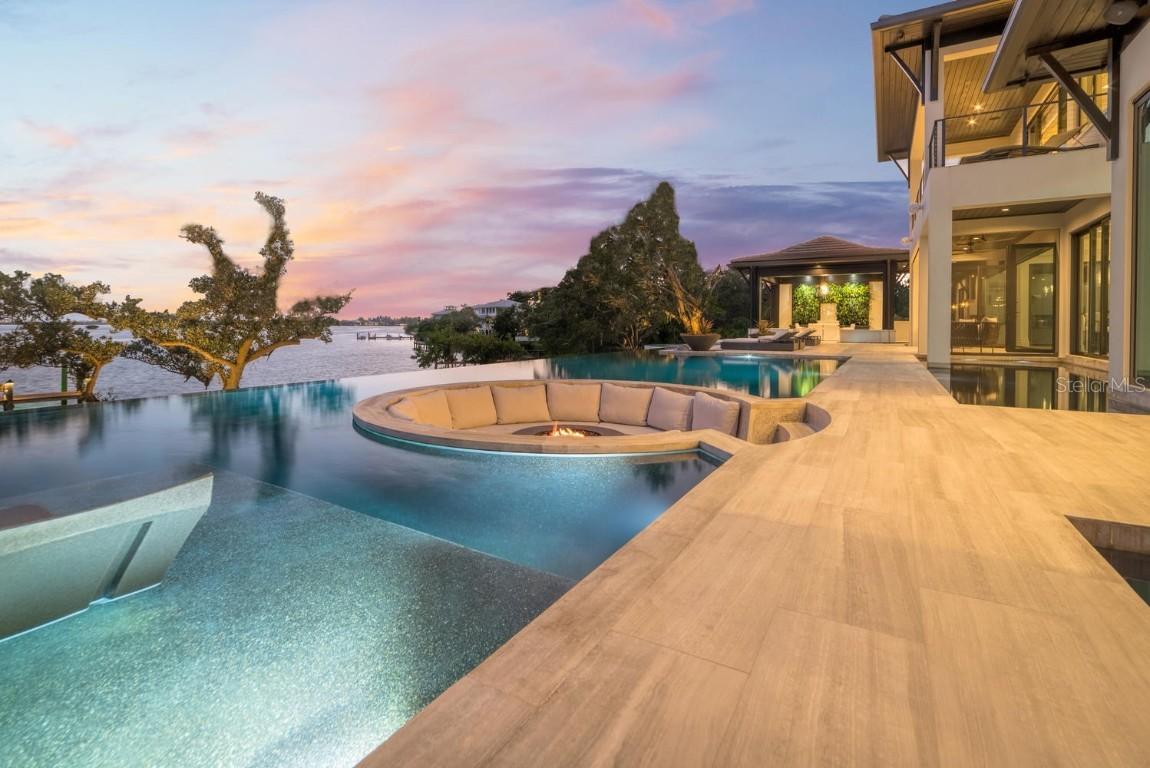 3799 Flamingo Ave., Sarasota, FL 34242