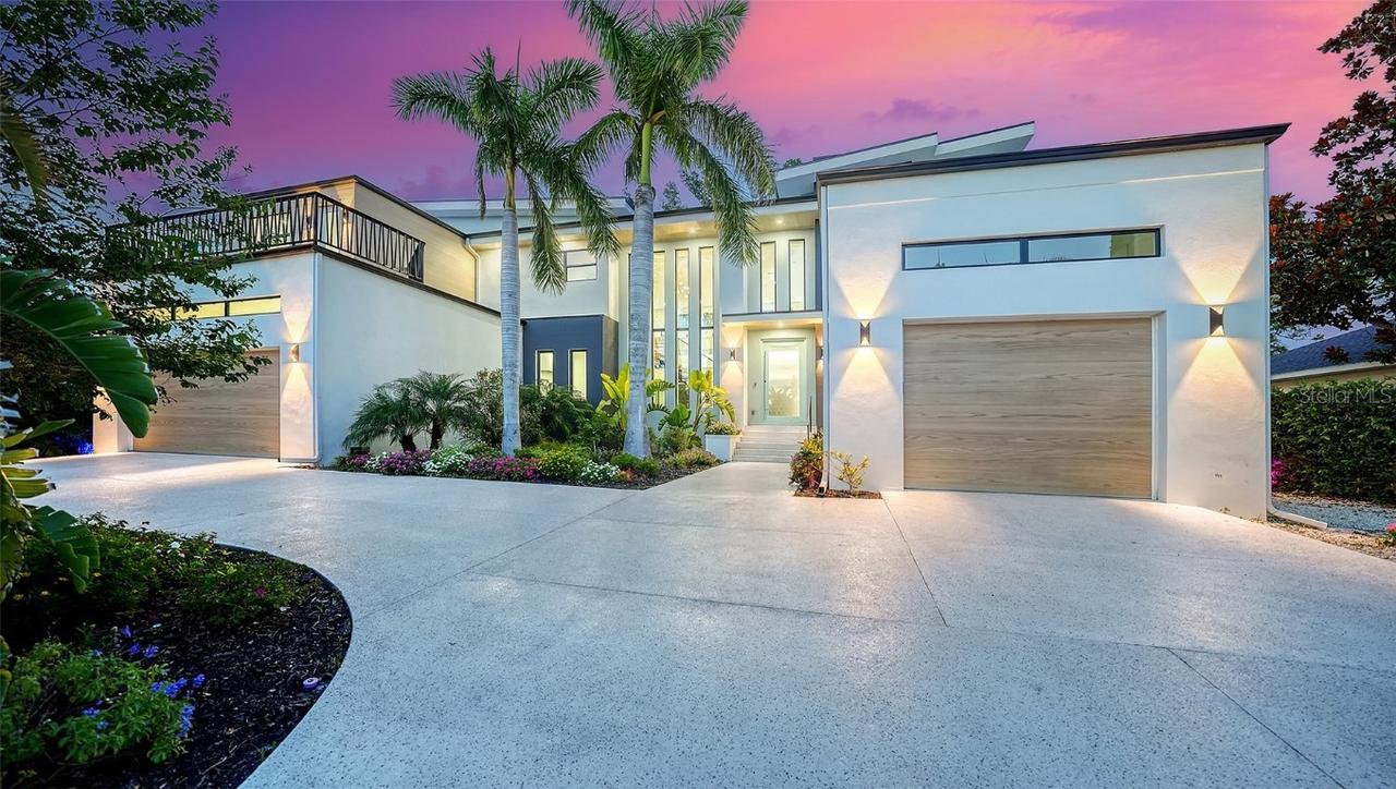 1607 Flower Dr., Sarasota, FL 34239