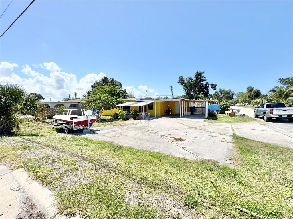 616 63rd Ave., Bradenton, FL 34207