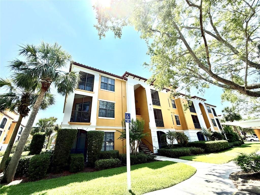 8341 38th Street Cir Cir. #303, Sarasota, FL 34243