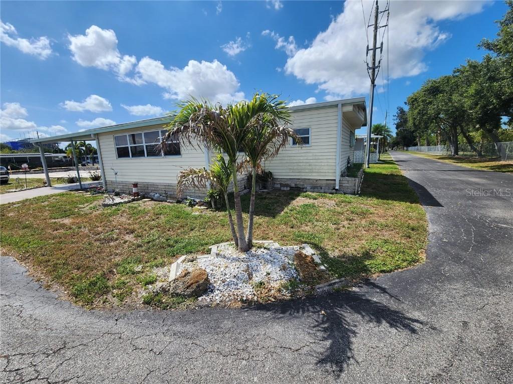 5301 Algeria Ct., Bradenton, FL 34207