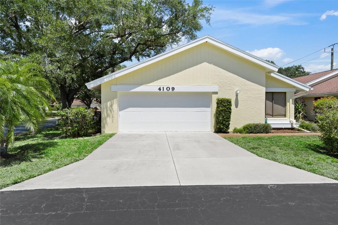 4109 Carriage Dr. #23, Sarasota, FL 34241