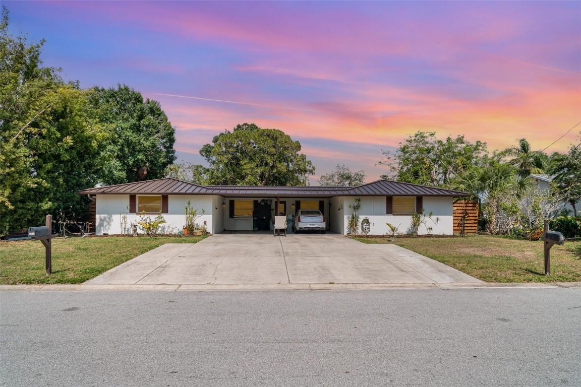 3921 Marlborough Pl., Sarasota, FL 34241