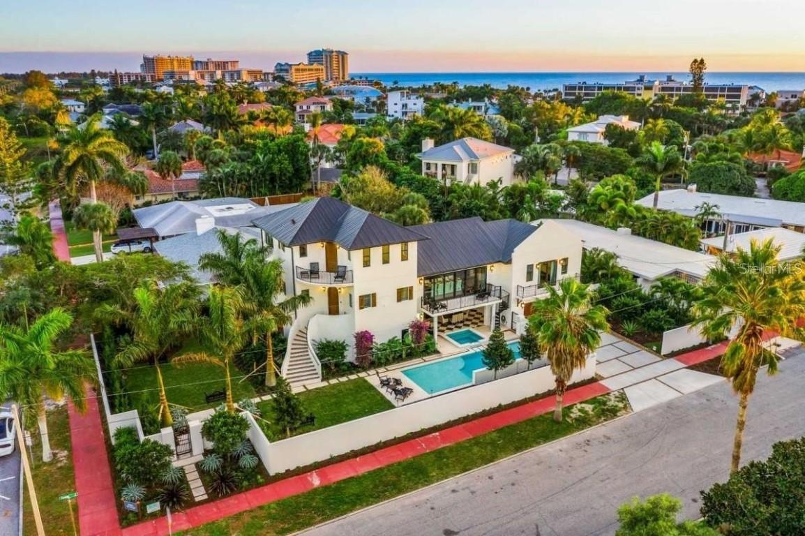 340 Jackson Dr., Sarasota, FL 34236