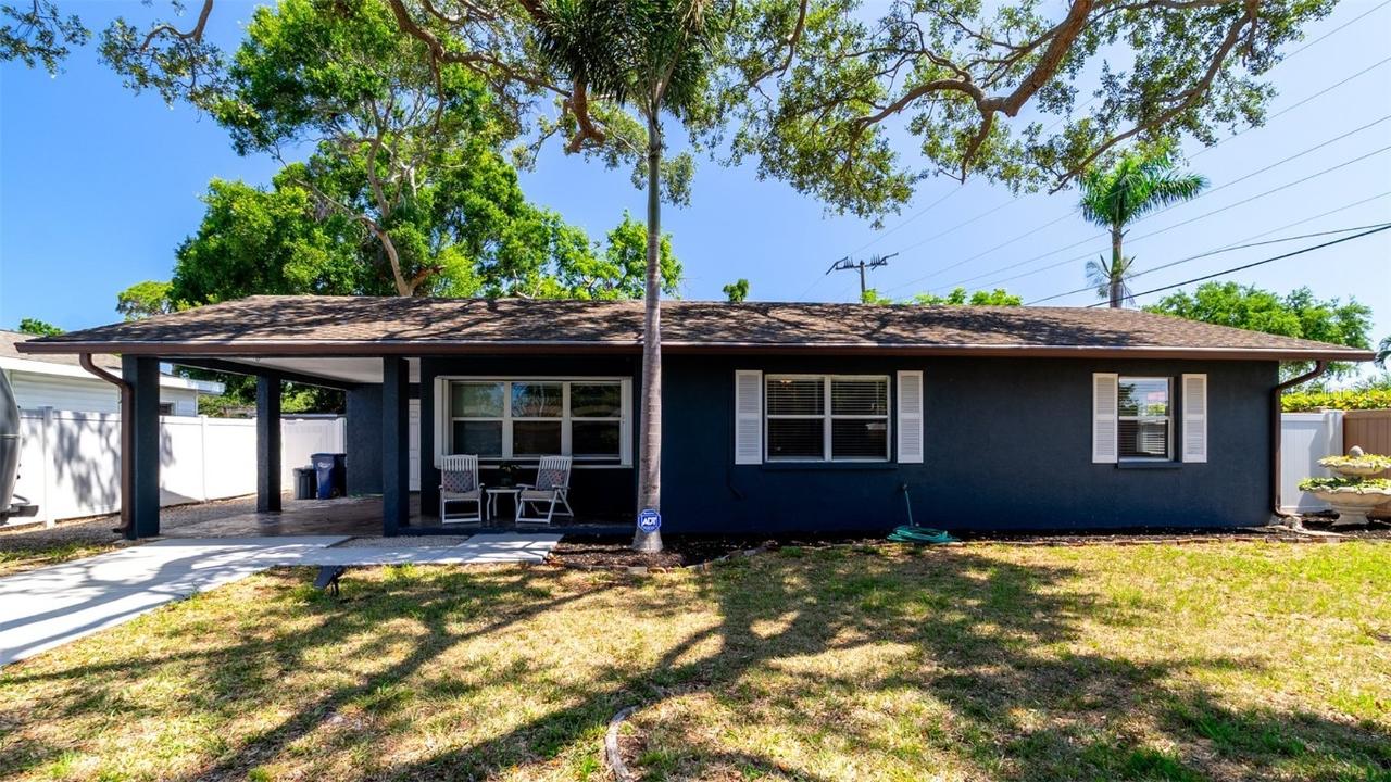4310 7th Ave., Bradenton, FL 34209