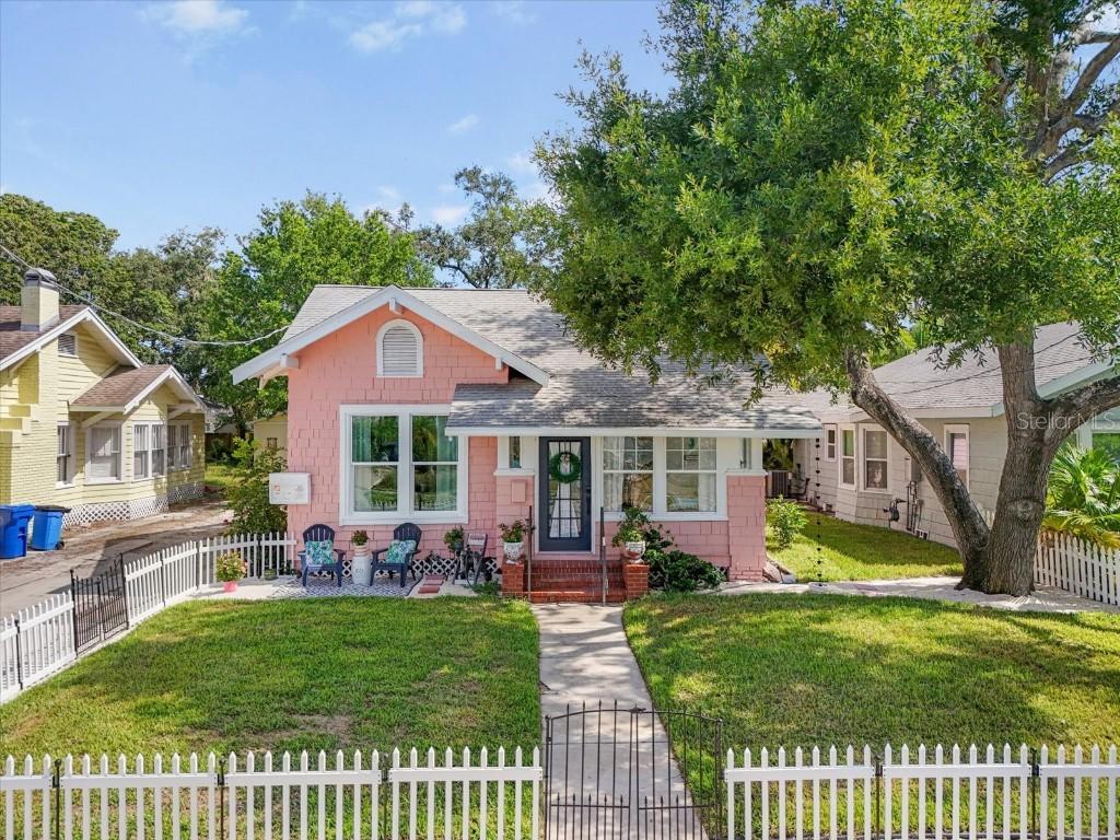 2330 7th Ave., Bradenton, FL 34205