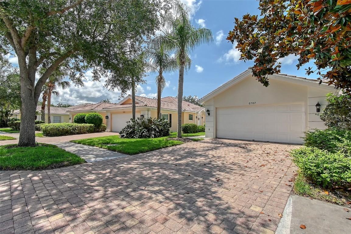 5787 Ivrea Dr., Sarasota, FL 34238