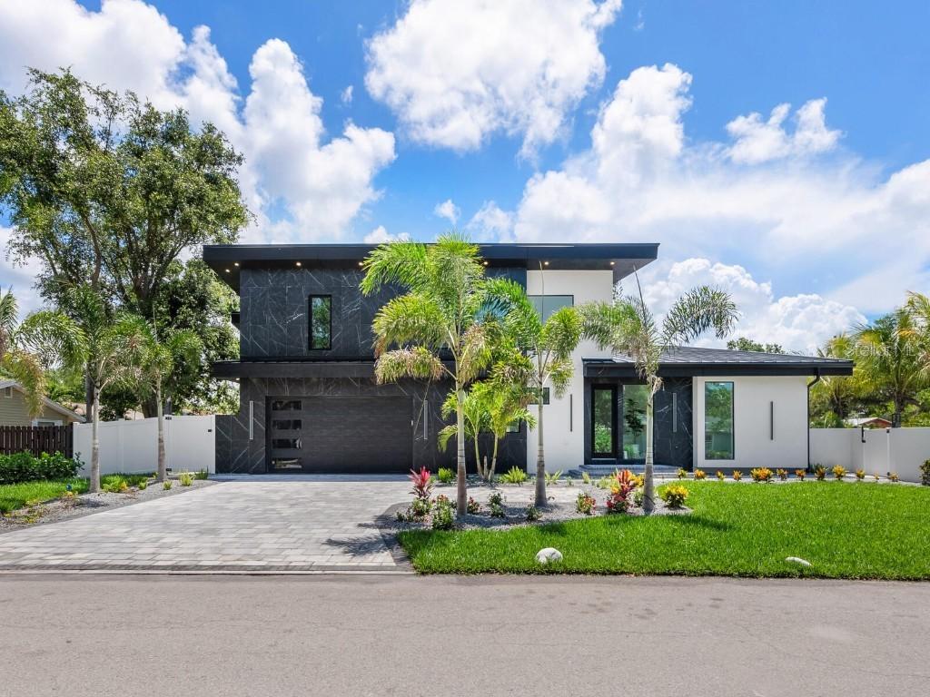 1323 Loma Linda Ct., Sarasota, FL 34239