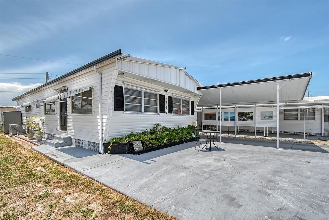 1716 Indiana Ave., Bradenton, FL 34207