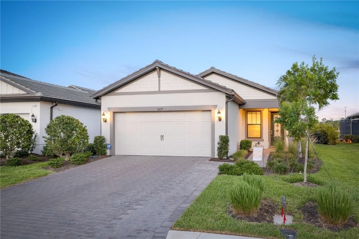 6239 Baywood Ct., Bradenton, FL 34211