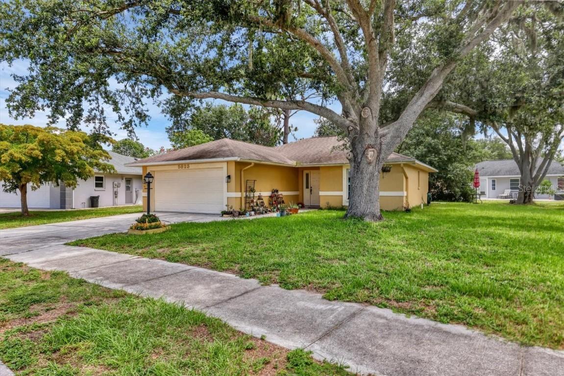 5823 Helen Way, Sarasota, FL 34243
