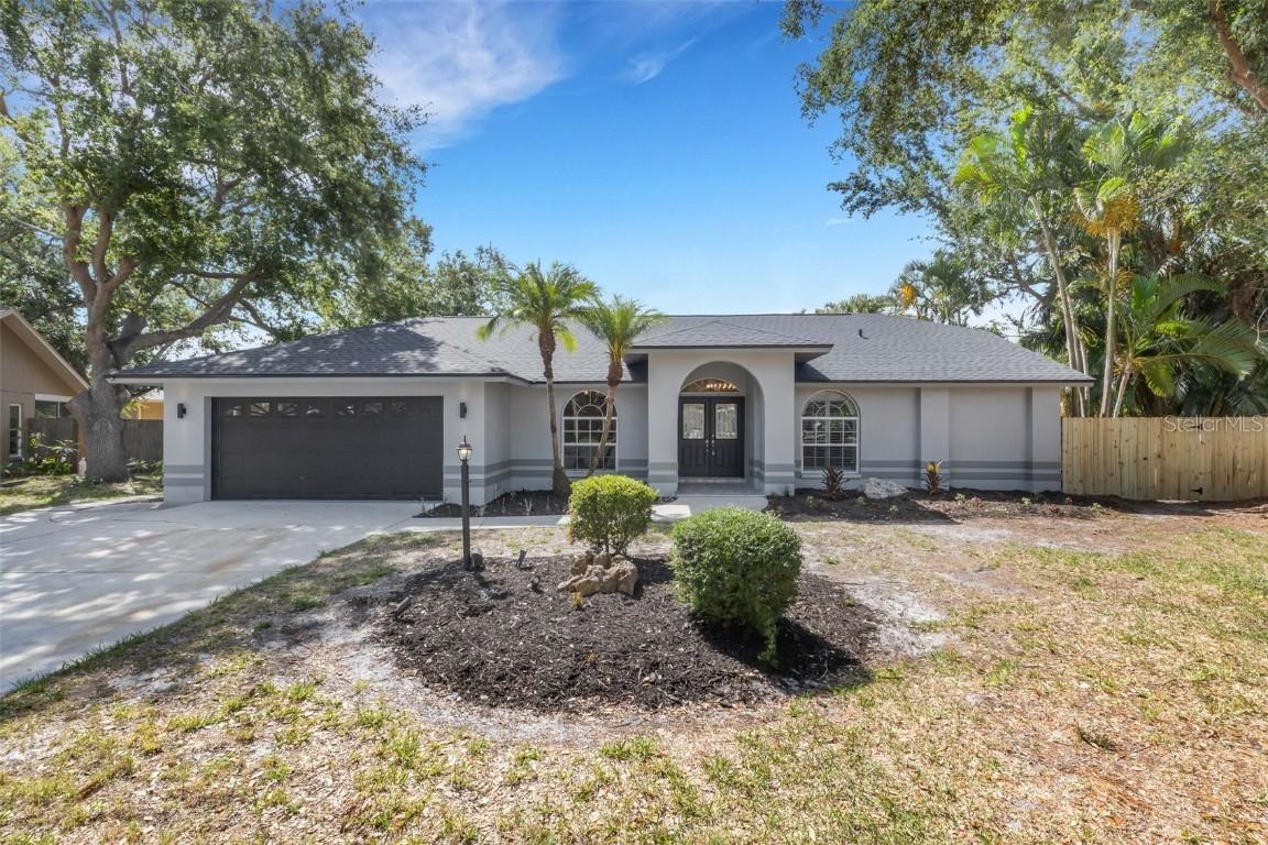 4473 Diamond Cir., Sarasota, FL 34233