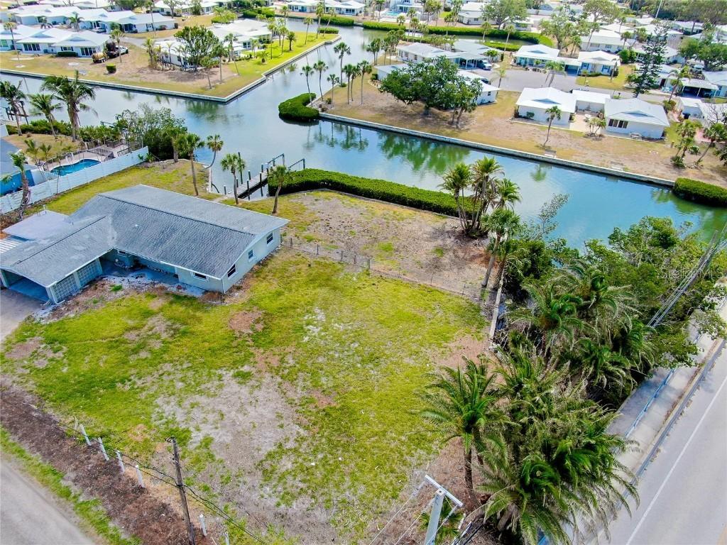 104 Pops Ln., Nokomis, FL 34275