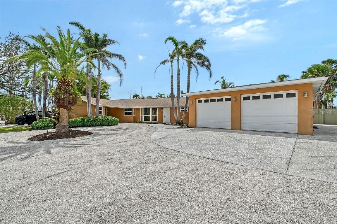 1203 Lyric Ln., Sarasota, FL 34242