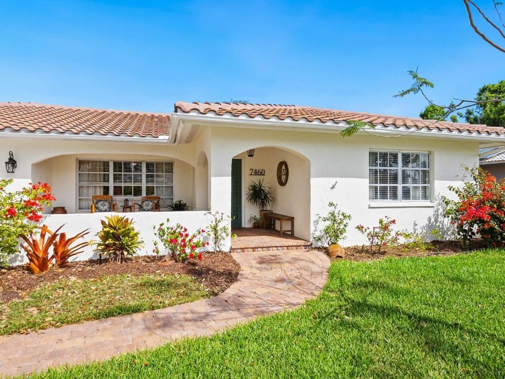7460 Dickens Dr., Sarasota, FL 34231