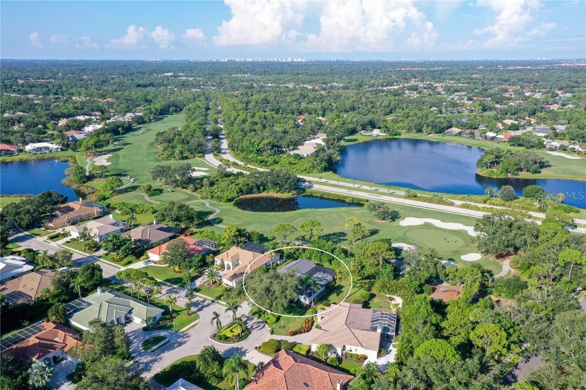 6641 St James Crossing, University Park, FL 34201