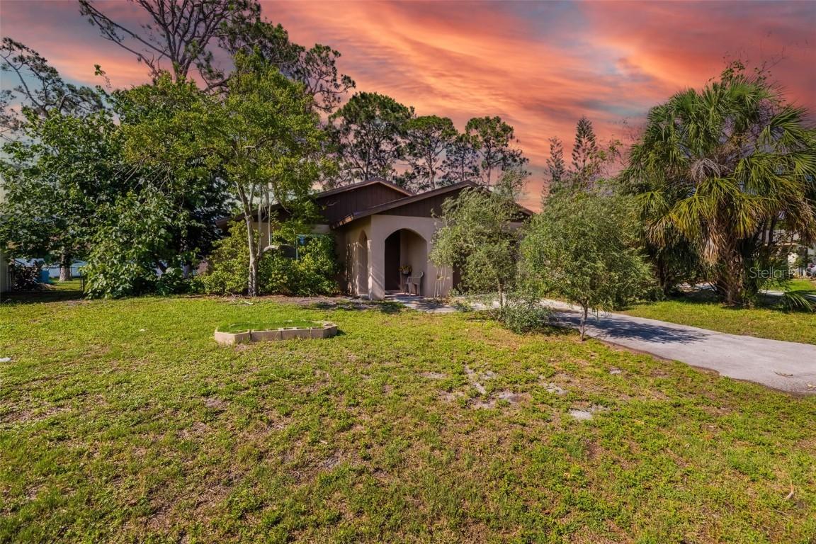 1862 Rita St., Sarasota, FL 34231