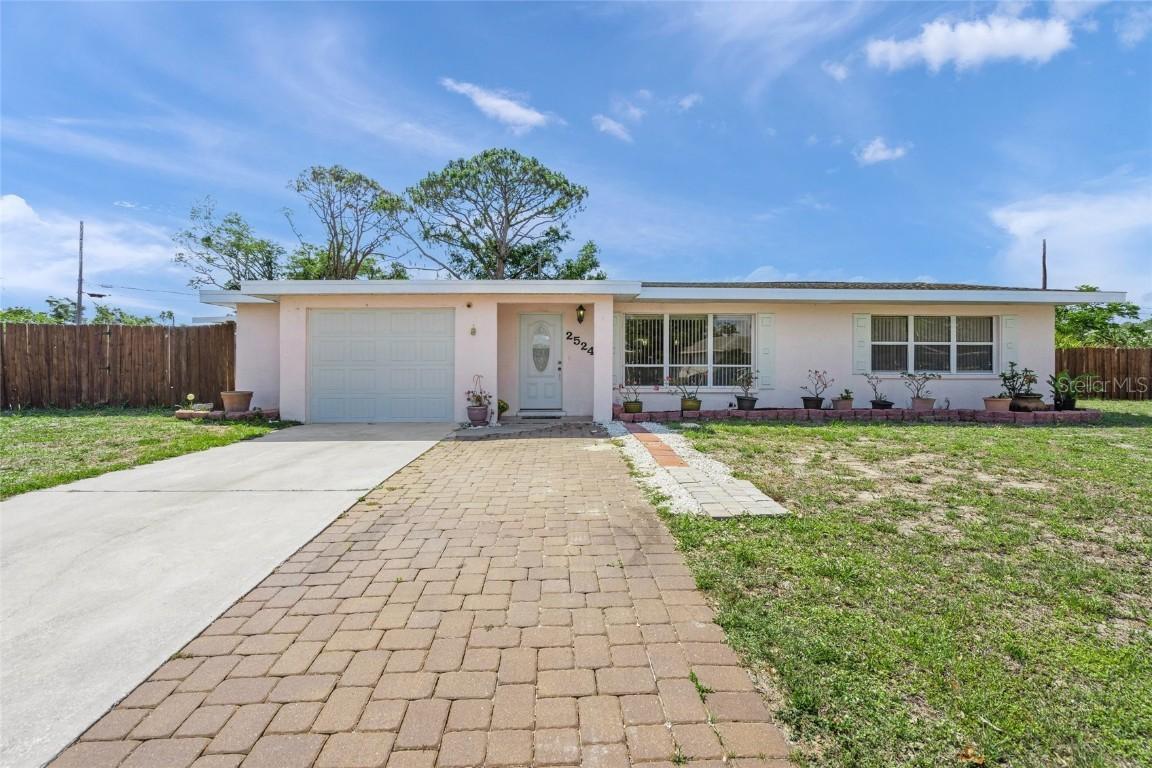 2524 Tuttle Way, Sarasota, FL 34239