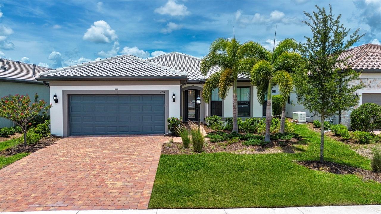 6714 Alstead Cir., Bradenton, FL 34202